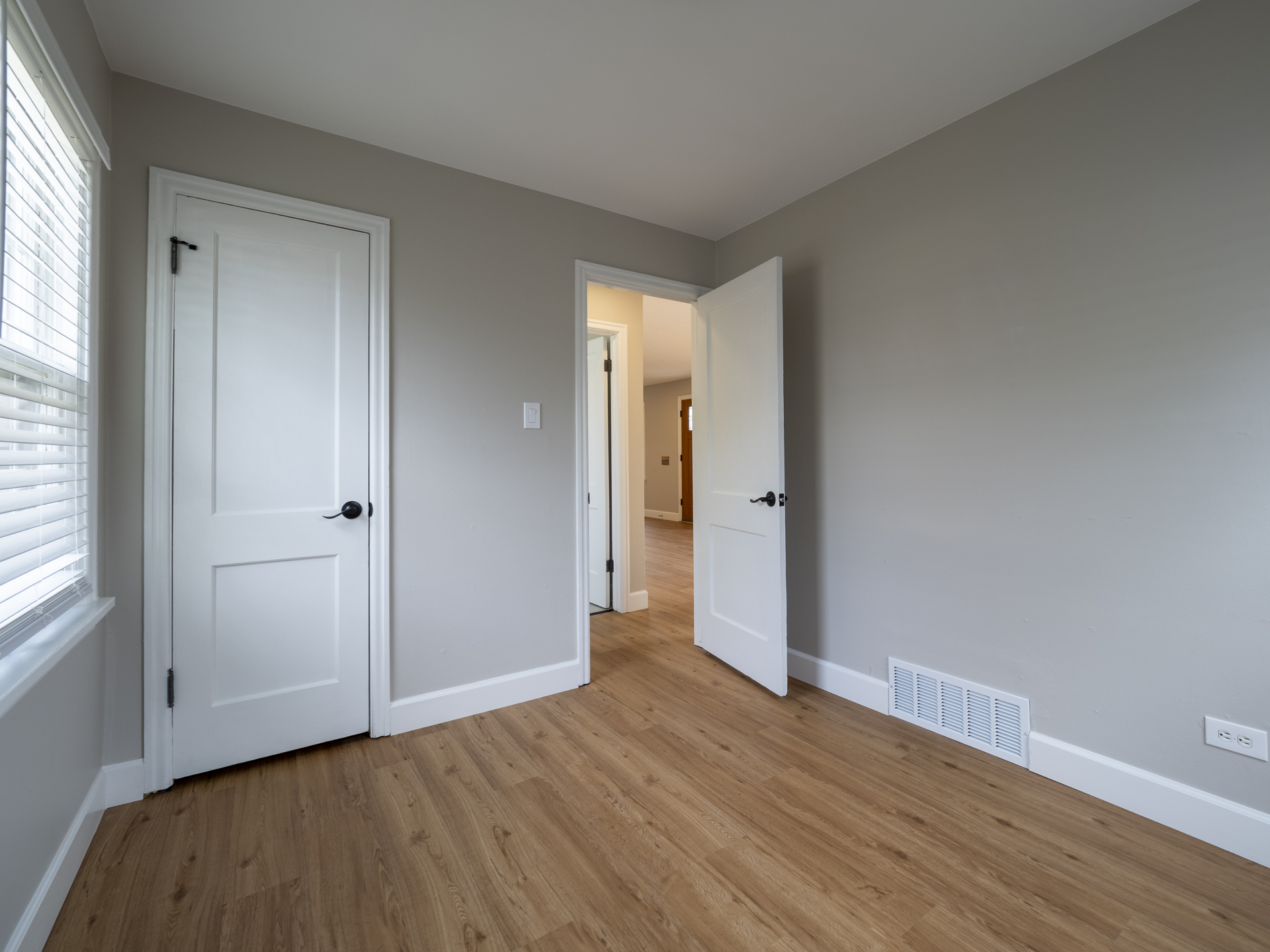 2880 Oneida Street — 10